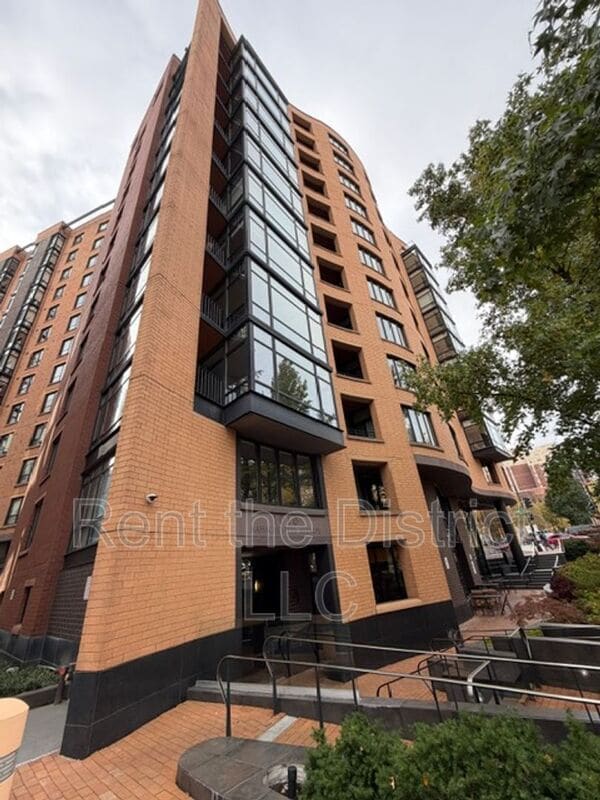 Building Photo - 1010 Massachusetts Ave NW Unit #202