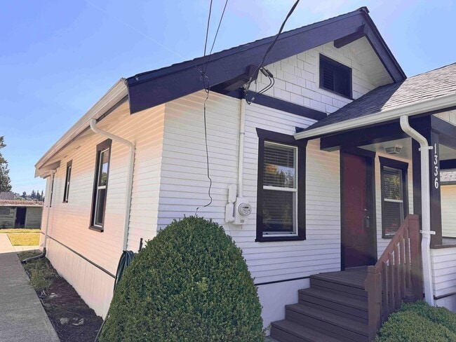 Photo - Bremerton Two Bedroom House for rent! Fully Fenced Yard, Available 06/10!
