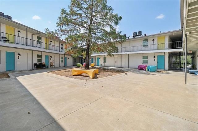 Photo - 321 E 8th St Unidad 104