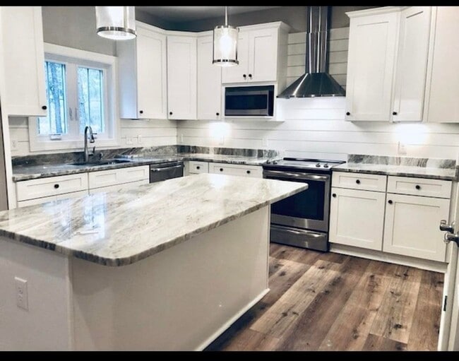 Photo - Stunning Home in Rose Hill! $1,000 October...