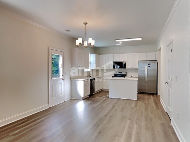 Photo - 2444 Beal St