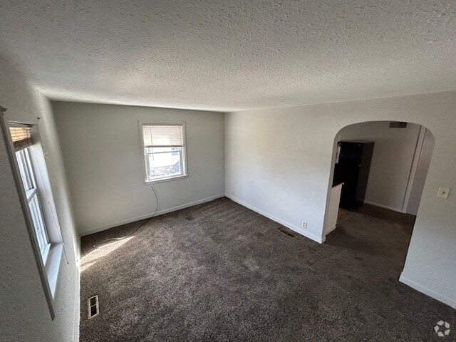 Building Photo - 358 Fair Oaks Blvd Unit Upper Apartment A