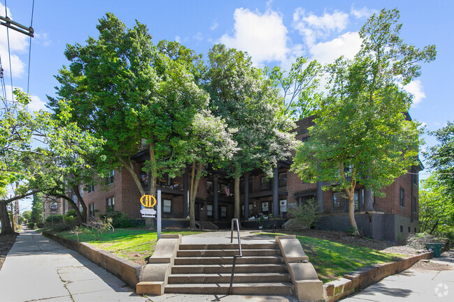 Building Photo - Underwood Court Rental