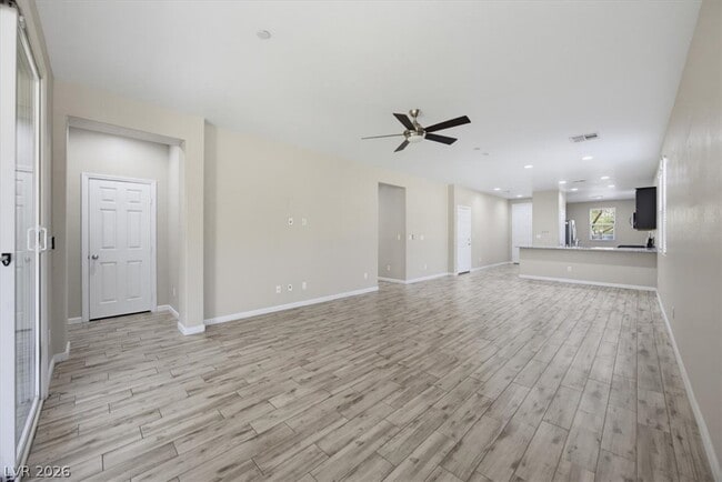 Photo - 917 Spiracle Ave