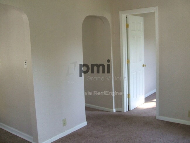 Photo - 1874 W Cushing St