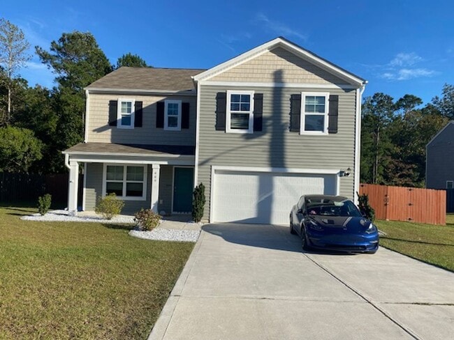 Building Photo - Welcome to a move-in ready haven!!!