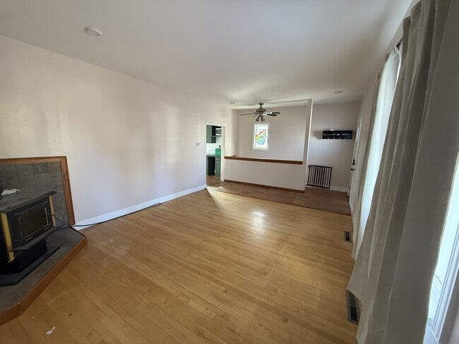 Photo - 118 Court St