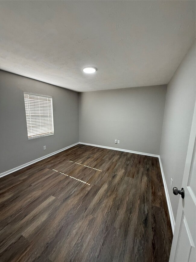 Photo - 503 Park Ln