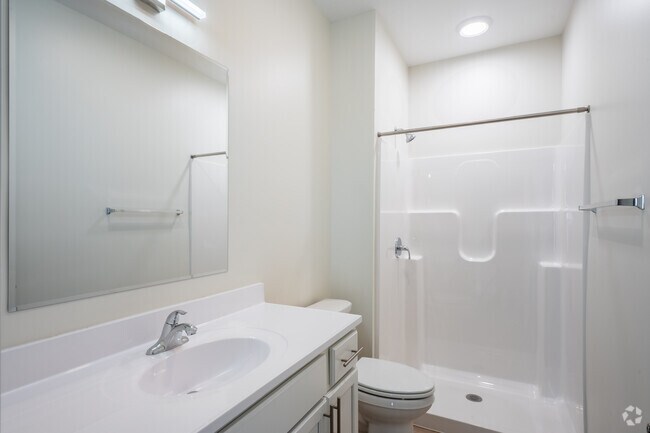 4BR, 3BA - 1,400SF - Bathroom