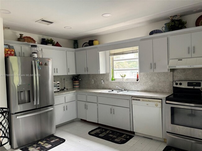Photo - 4609 Bayberry Ln