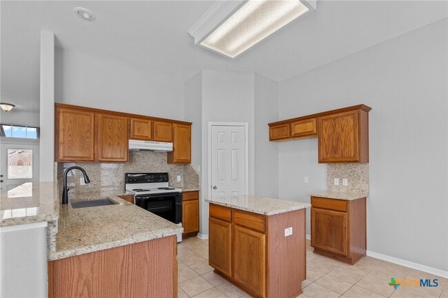 Photo - 111 Hackamore Ln