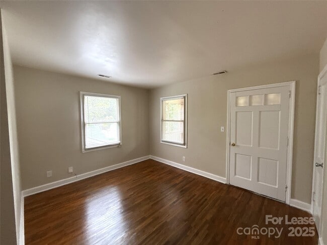 Photo - 2729 Bancroft St Unit 4