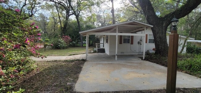 Photo - 1210 Carson Dr