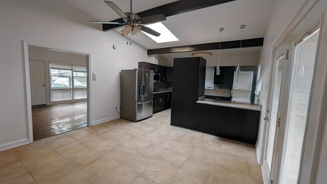 Photo - 5180 Warfield Dr