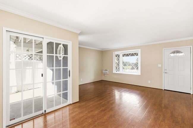 Photo - 12334 Moorpark St Unit 4359