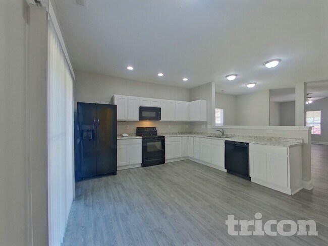 Photo - 9225 Newfield St
