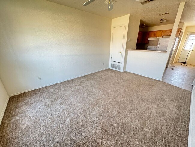 Photo - 4303 Deek Dr Unidad # C