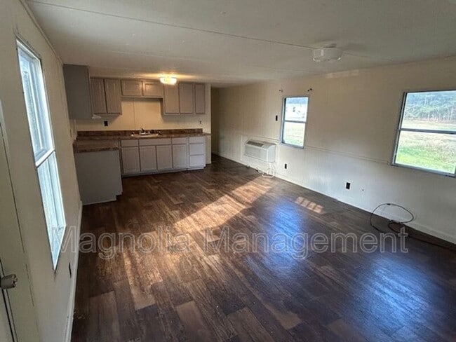 Photo - 127 Country Oak Dr