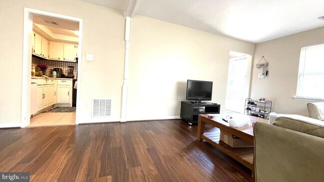 Photo - 8766 Walutes Cir Unidad D