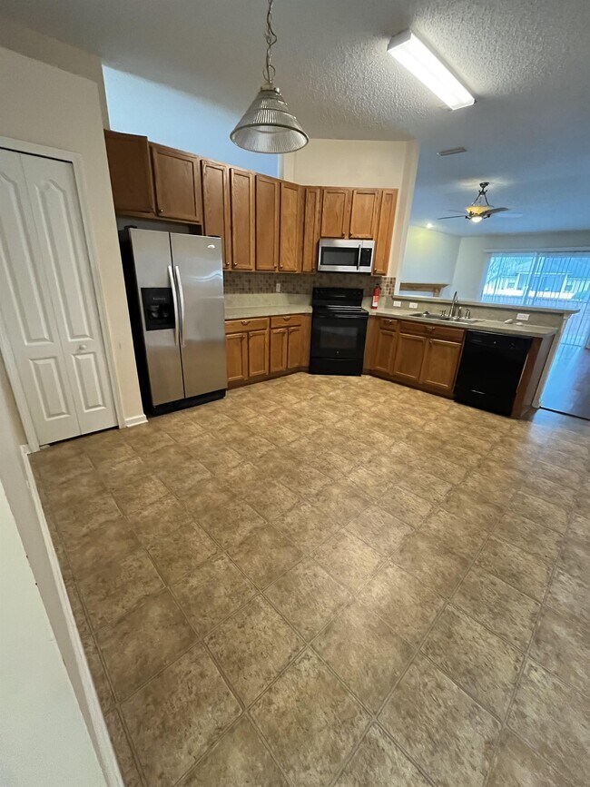 Photo - 254 Ridgewick Dr S
