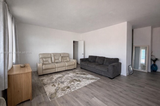 Photo - 7421 Carlyle Ave Unit 7