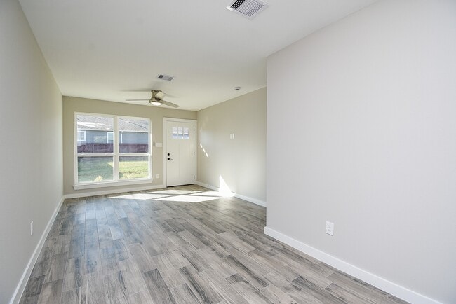 Photo - 6522 De Priest St Unidad B