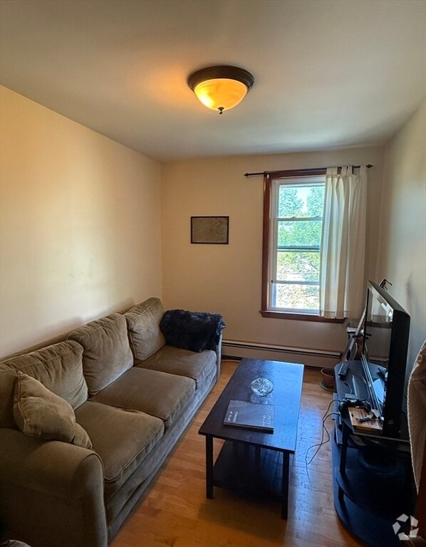 Building Photo - 54 Webster Ave Unit 3R Rental