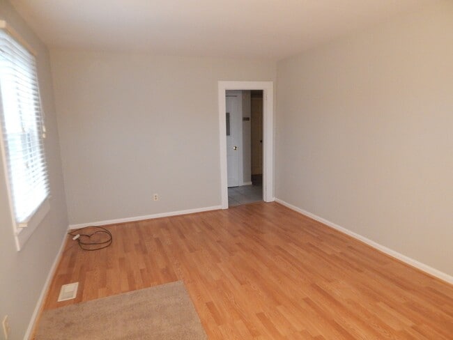 Photo - 24 W Greensboro St