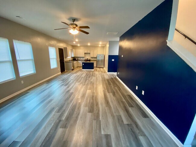 Photo - 20 Triumph Trail