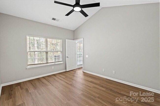 Photo - 1010 Eagles Nest Ln