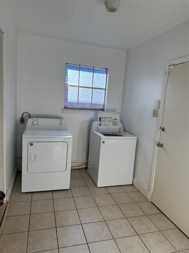 Photo - 2206 Palomar St