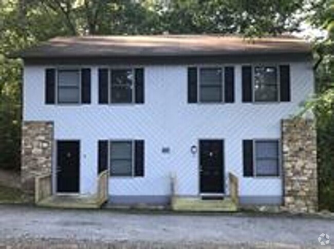 Building Photo - Desirable South Asheville Home