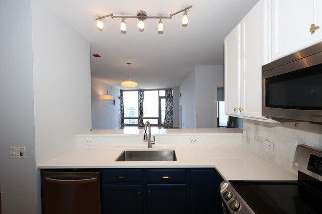 Photo - 100 E 14th St