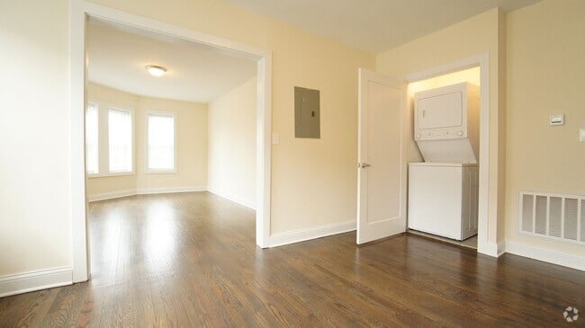 Building Photo - 3535 W North Ave Unit 2 Rental
