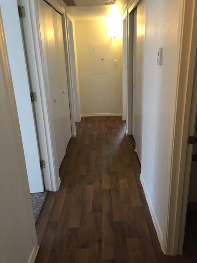 3BR Hallway
