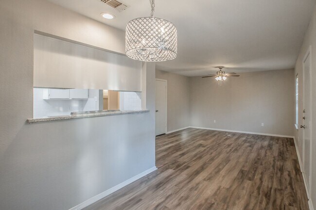 Photo - RENOVATED 2/1-Arlington Heights