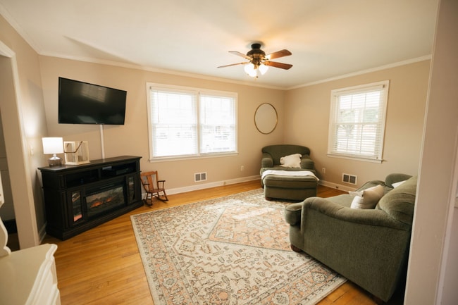 Photo - 2107 W Cambridge Dr