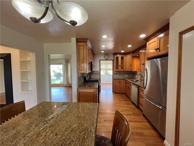 Photo - 8322 Regis Way