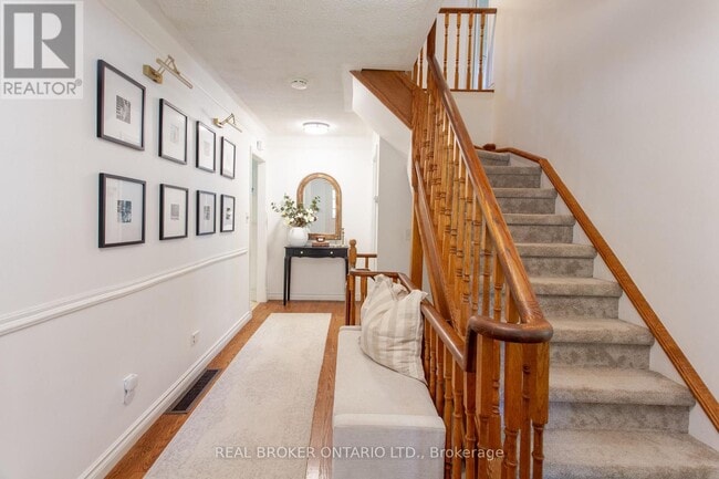Photo - 1880 Glen Oak Ln
