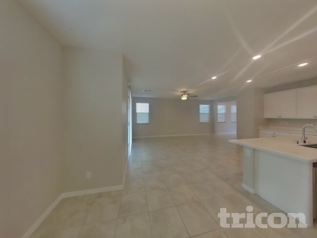 Photo - 2831 Lindsey Spgs St