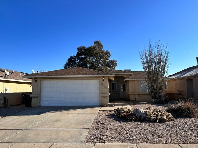 Building Photo - Great 3 Bedroom, 2 Bath Home Centrally located in Kingman!