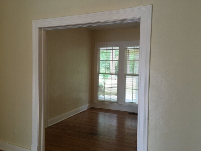 Photo - 3257 Terry Rd