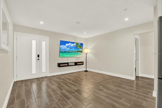 Photo - 1910 E Wilder Ave