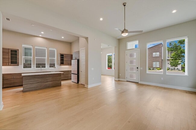 Photo - 6133 Florencia Ln