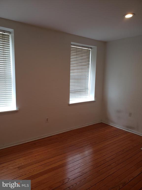 Building Photo - 319 Market St Unit #3 Rental