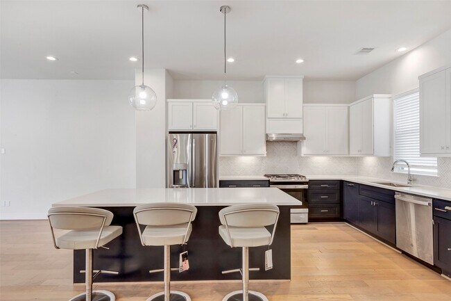 Photo - 1740 Ojeman Point Ln