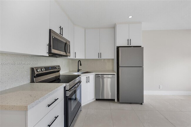 Photo - 5420 Hollywood Blvd Unit 209