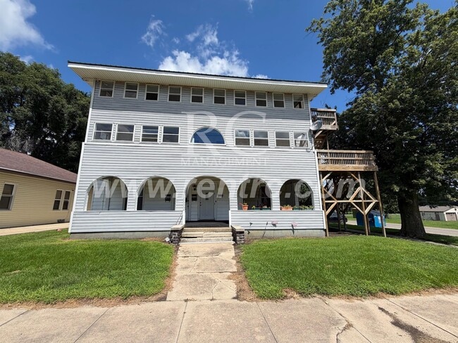Building Photo - 526-3E Main-E