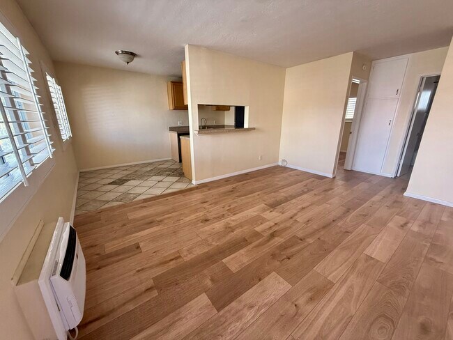 Photo - 1464 Essex St Unidad 7