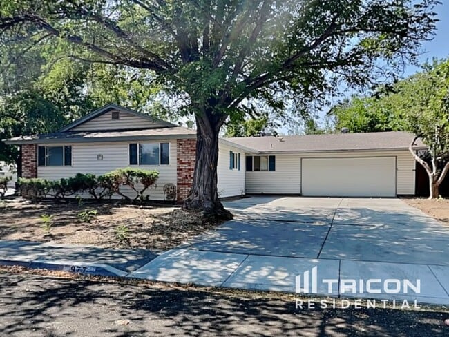 Building Photo - 977 Rio Vista Dr Rental